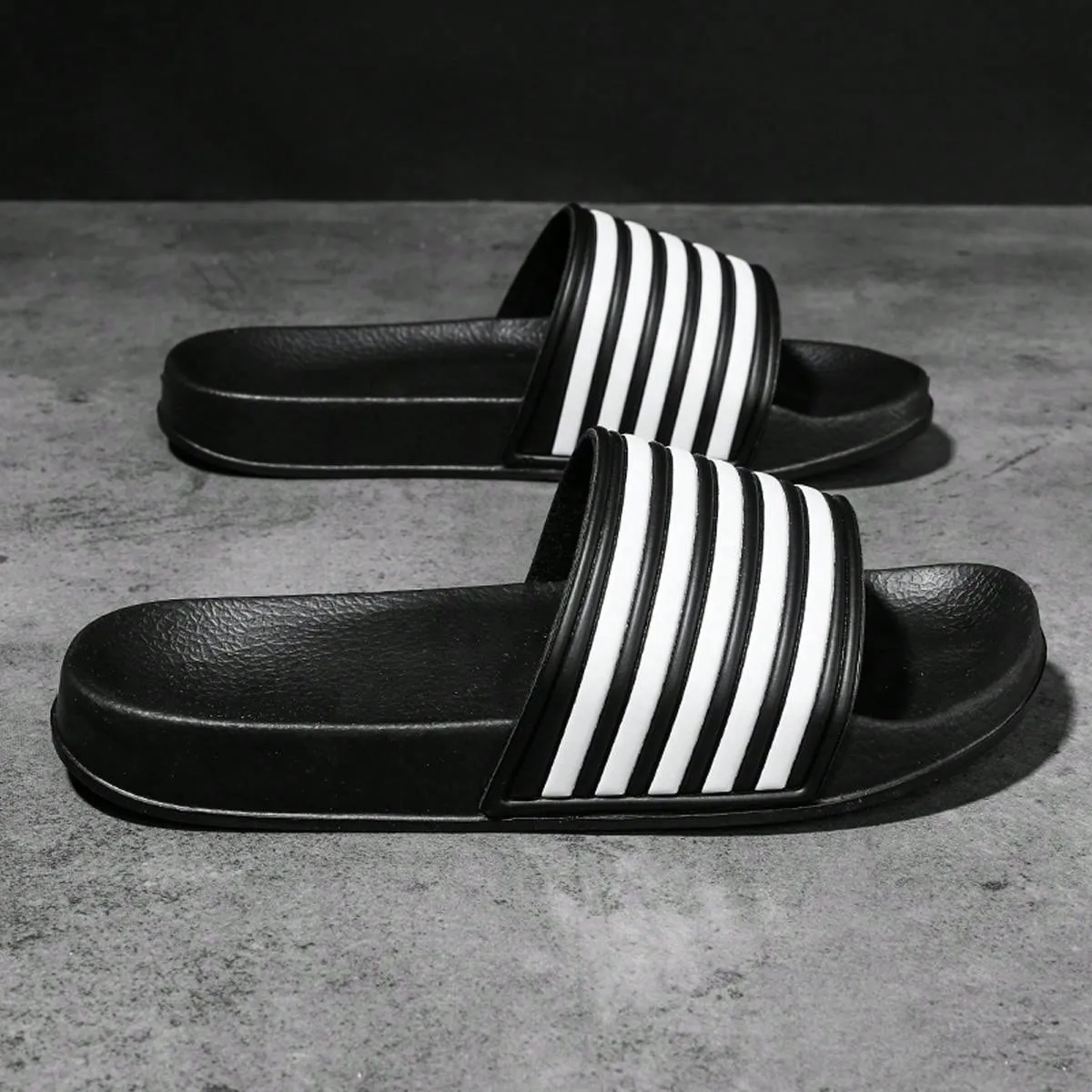 Men's Plus Size Black And White Striped Slippers For Summer, Fashionable Waterproof And Odor-Resistant House Slippers For Indoor And Outdoor Use, Beach Slides